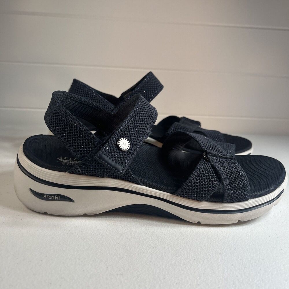 Skechers Women’s Sandals Size 8 Arch Fit Martha Stewart Strappy Hook Loop